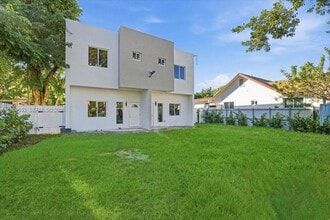 Building Photo - 1126 NW 28 Unit 1126, Miami, FL 33127