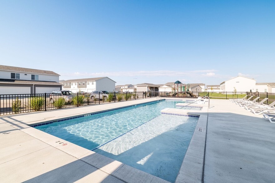 Building Photo - The Nova