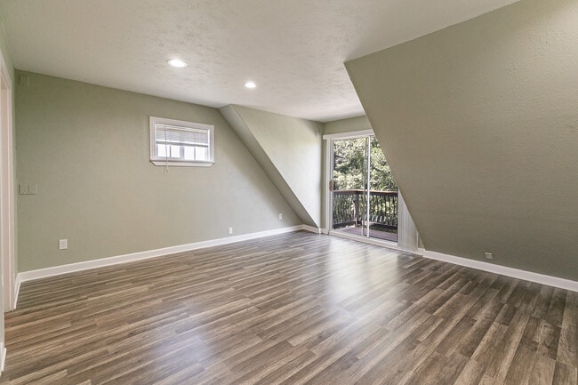 Building Photo - 1292 Aleutian Dr