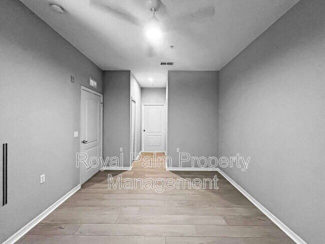 Building Photo - 8550 Kingbird Loop