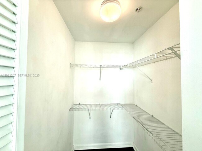 Building Photo - 253 NE 2nd St