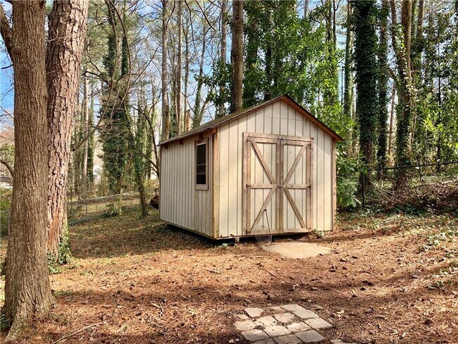 Building Photo - 211 Forest Valley Rd
