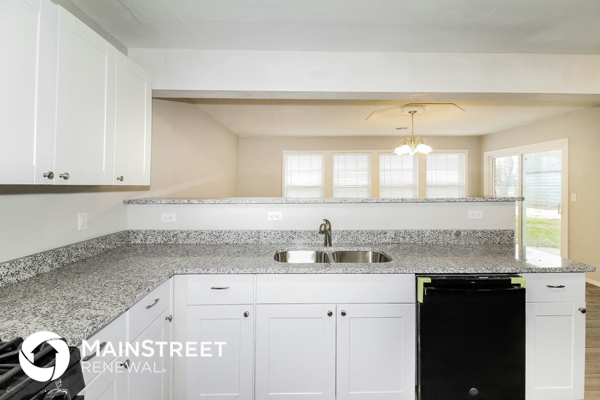 Building Photo - 800 Plaza Dr