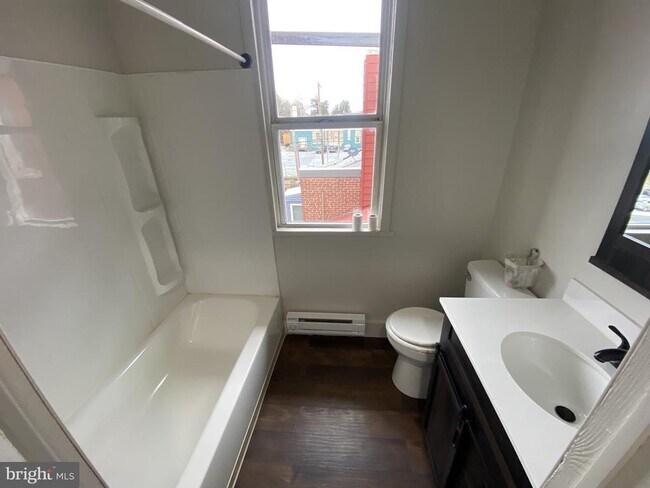 Building Photo - 508 S Prince St