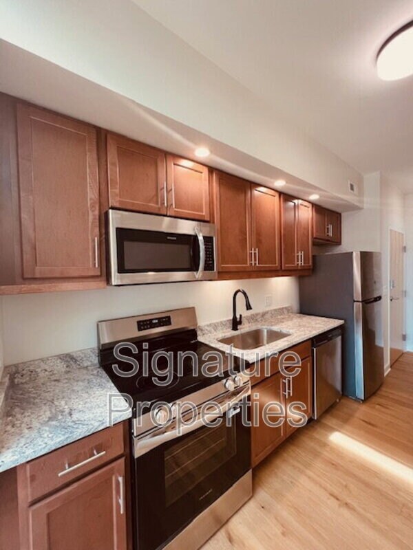 Building Photo - 712 High St