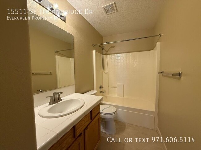 Building Photo - 15511 SE Thornbridge Dr