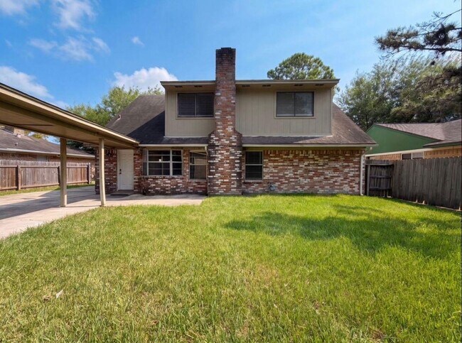 Building Photo - 6623 Vialinda Dr