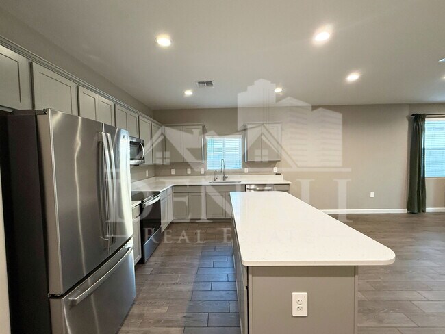 Building Photo - 1053 E Horro Rd