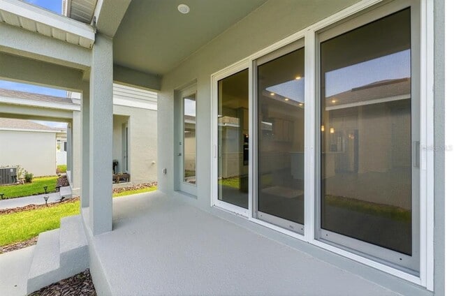 Building Photo - 16453 Hamlin Vw St