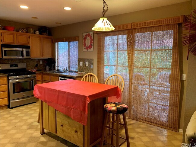 Building Photo - 578 Pointe Vista Ct