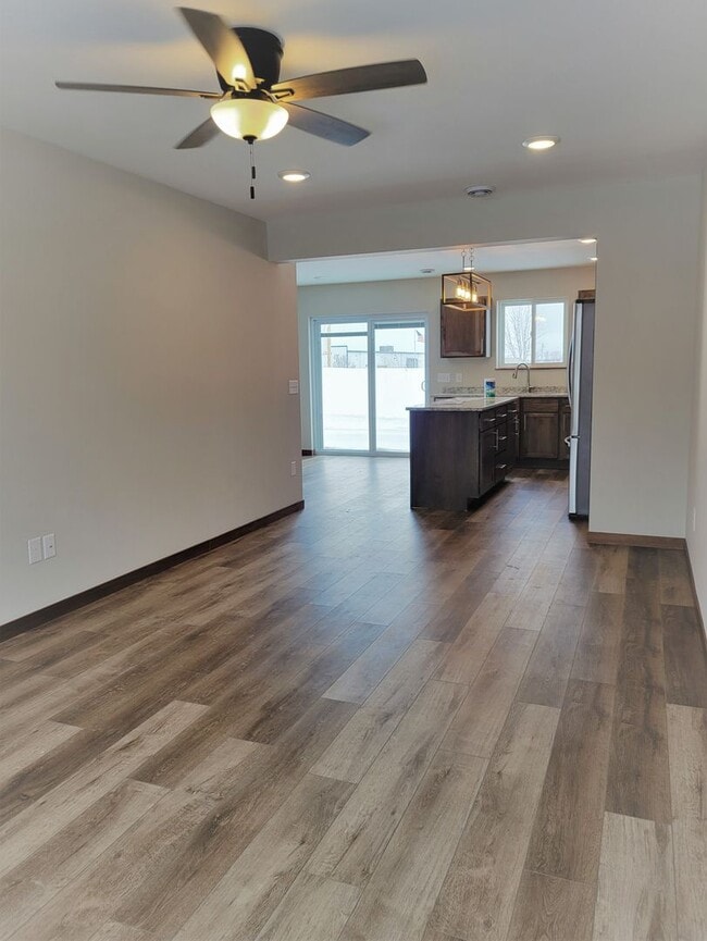 Building Photo - 420 Sierra Pl