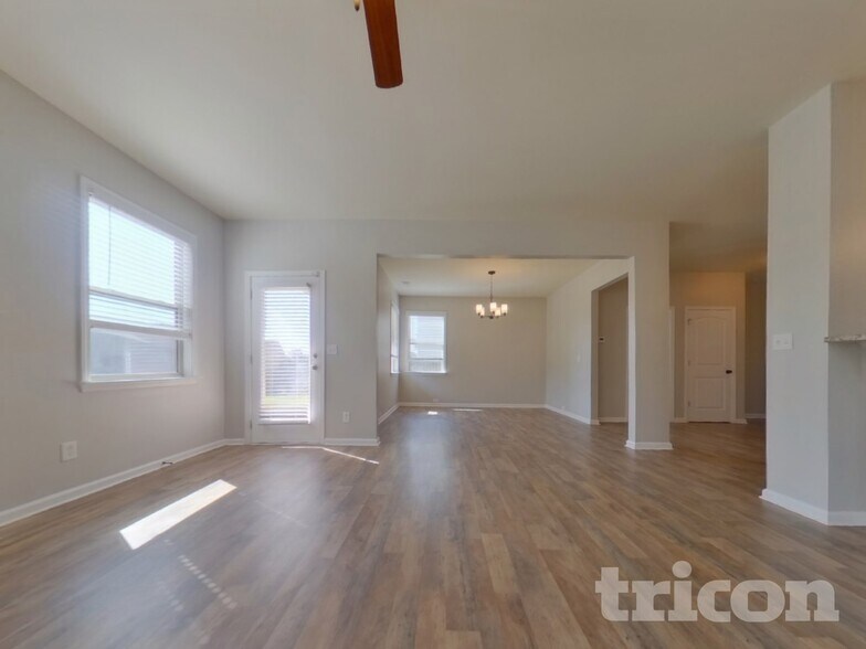 Building Photo - 33 Berwick Way