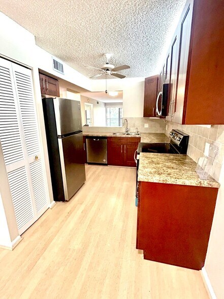 Building Photo - 10173 Mangrove Dr