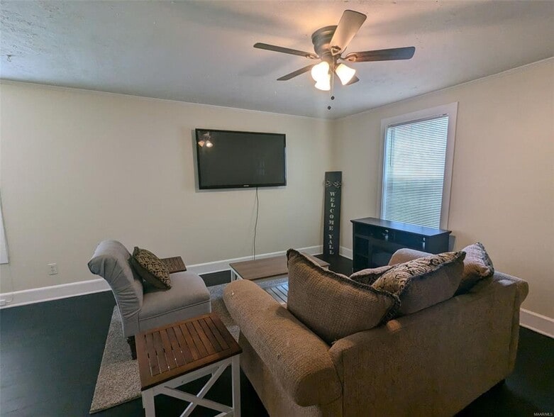 Building Photo - 902 W Tuskeena St