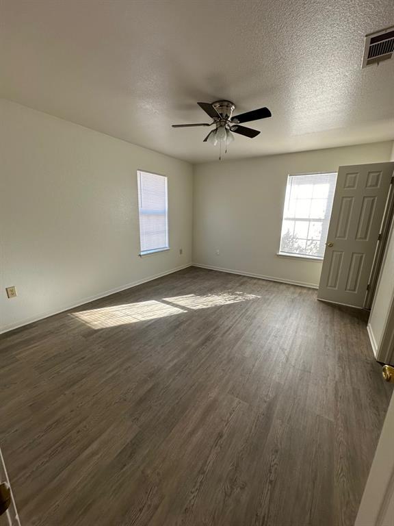 Building Photo - 717 Willowood