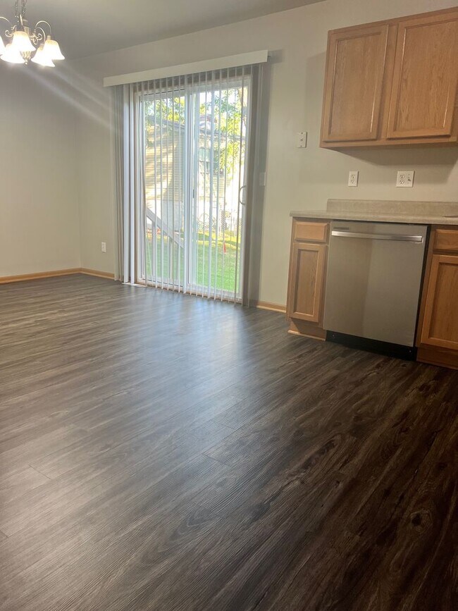 Building Photo - 1701 Dainesway Dr