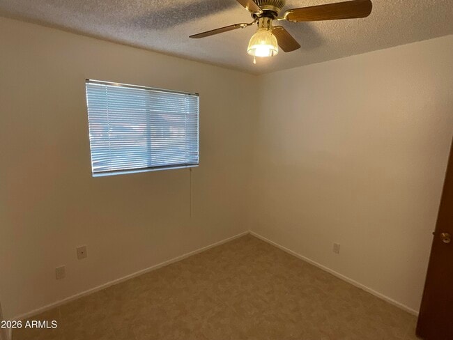 Building Photo - 247 E 7th Dr