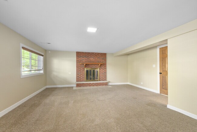 Building Photo - 433 Hackberry Rd
