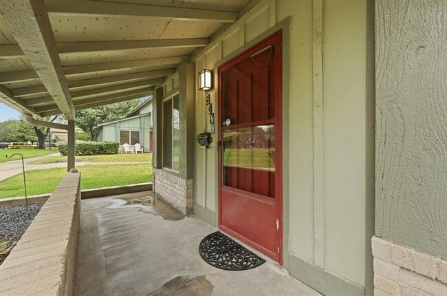 Building Photo - 5011 Fort Clark Dr