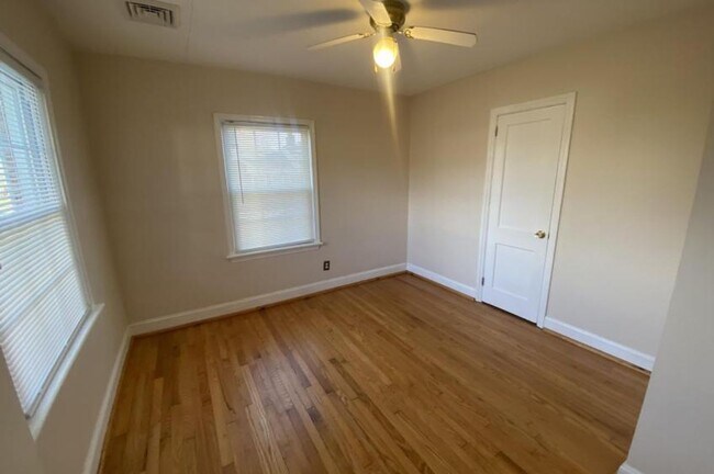 Building Photo - 209 Homewood Dr