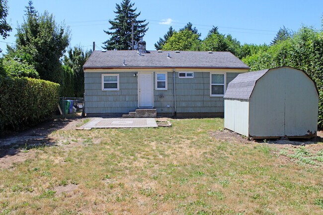 Building Photo - 6414 SE 52nd Ave