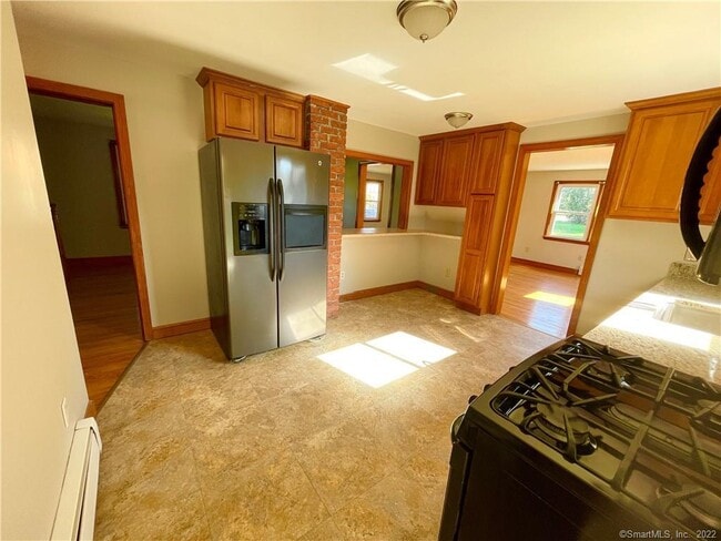 Building Photo - 341 Center Rd