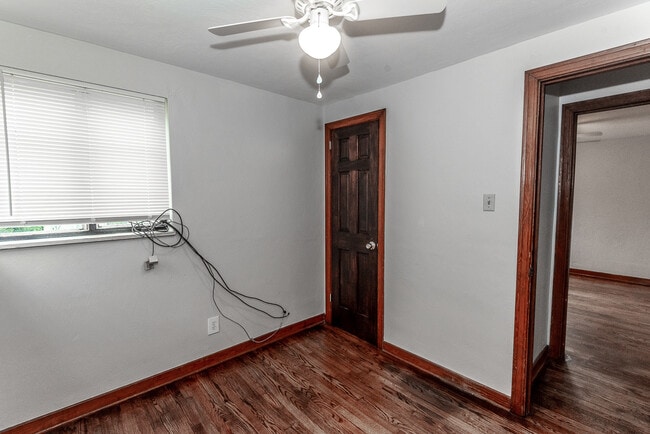 Building Photo - 2533 Sylvania Dr