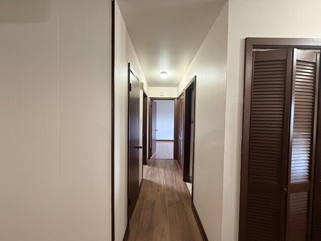 Building Photo - 699 Banyan Ct