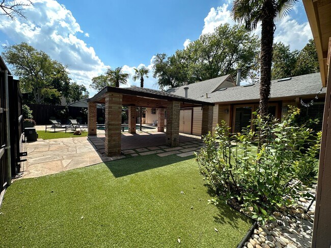 Building Photo - Wonderful newly updated home for rent in t...