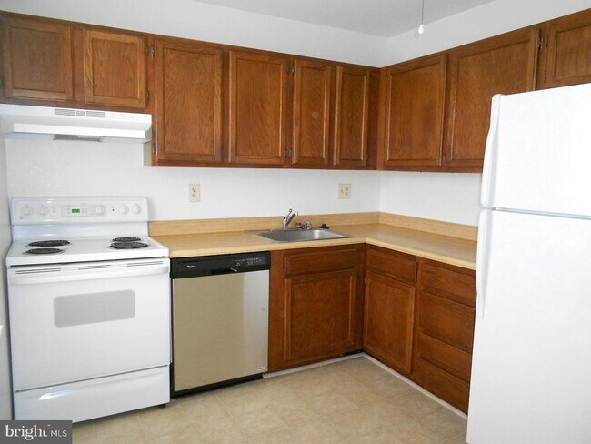 Building Photo - 434 Waters Watch Ct