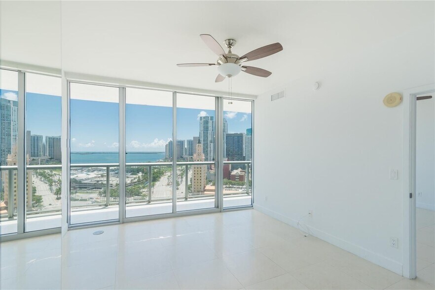 Building Photo - 888 Biscayne Blvd