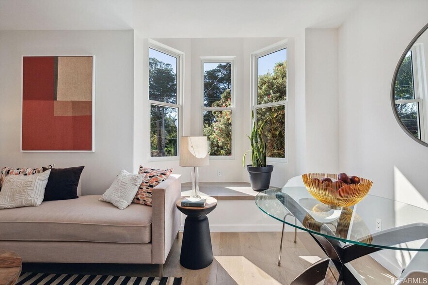 Living Room - Bay Windows - 3036 Fulton St