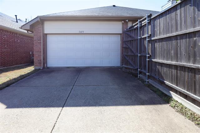 Building Photo - 1615 Bur Oak Dr