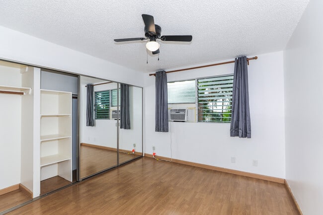 Building Photo - 350 Aoloa St