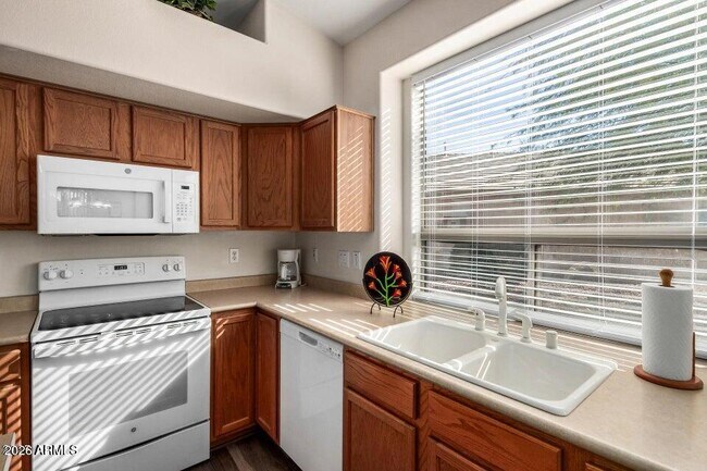 Building Photo - 17709 W Sunbelt Dr