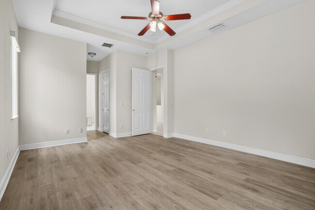 Building Photo - 1092 SW Majorca Ave