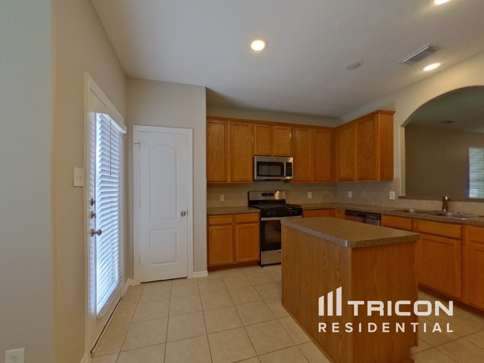 Building Photo - 28818 Hidden Cove Dr