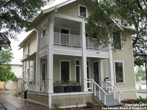 Building Photo - 538 W Magnolia Ave