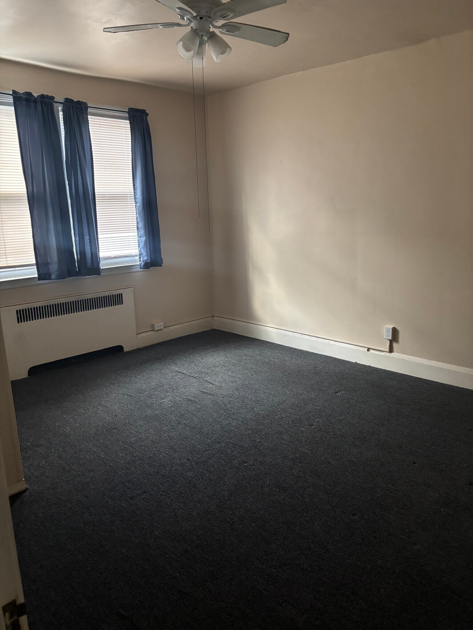 Room 2 - 3213 Dorchester Rd