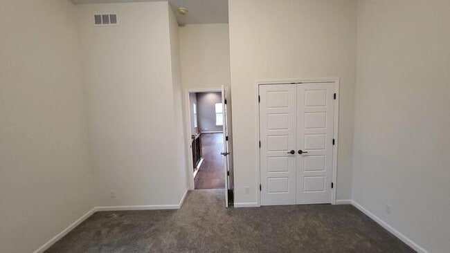 Building Photo - Maintenance free living in Blue Valley School district