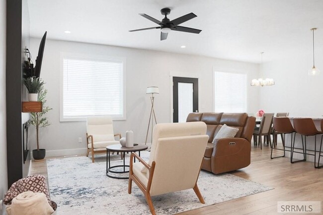 Building Photo - COMPLETELY FURNISHED HOME FOR RENT IN SUGA...