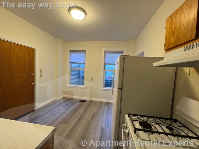 Building Photo - 250 Beacon St