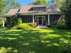 Building Photo - 93 Kickemuit Ave