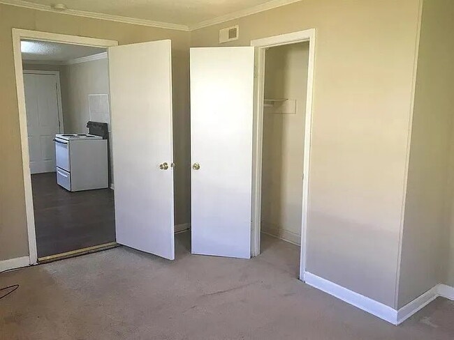 Building Photo - 209 Nicholtown Rd