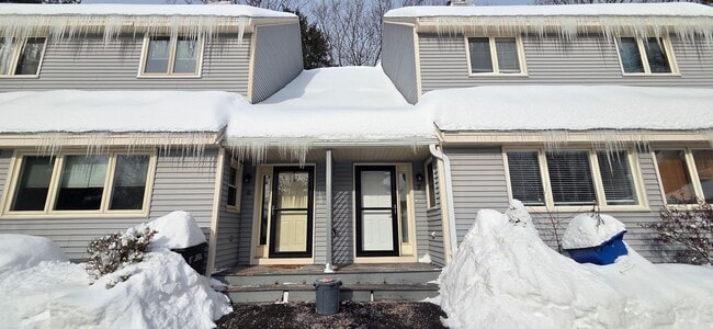 Building Photo - Beautiful 2-Bedroom Townhouse at CornerStone Condominiums