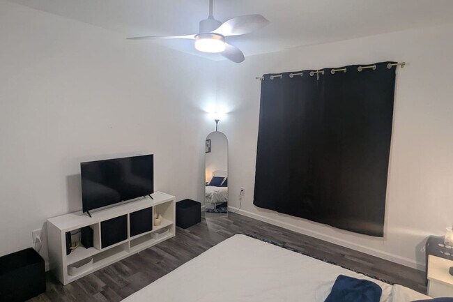 Building Photo - 2929 Kings Rd