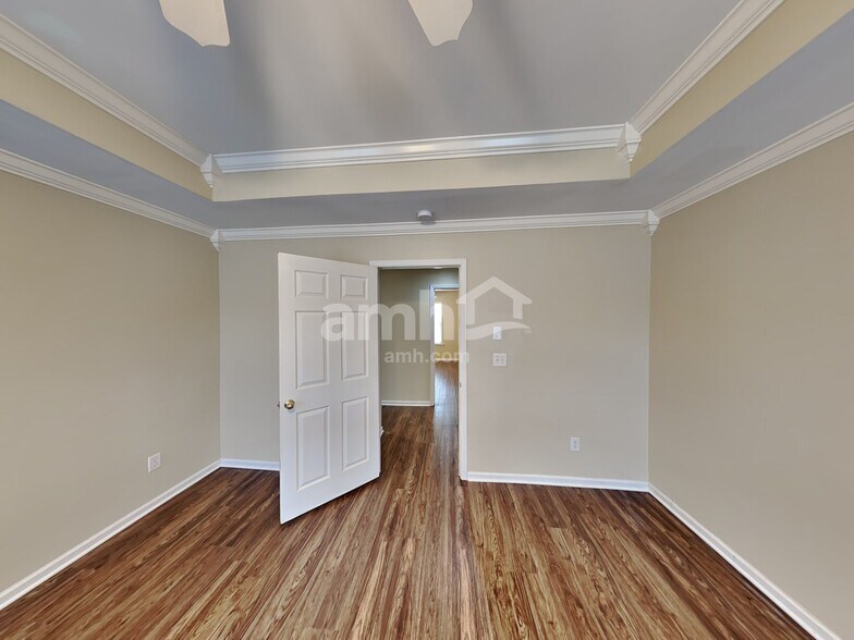 Building Photo - 1005 Matheus Dr