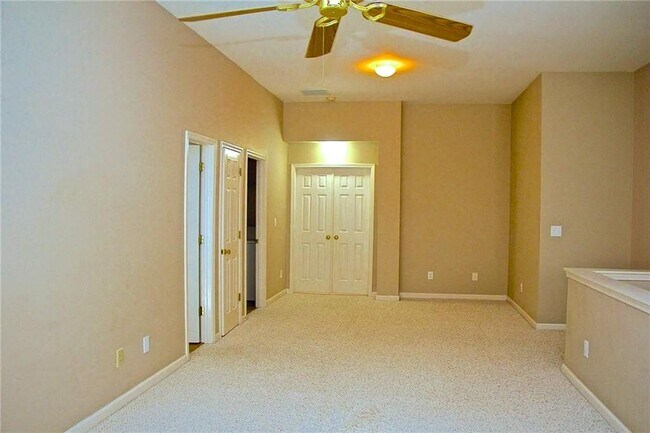 Building Photo - 2680 Hampton Park Dr