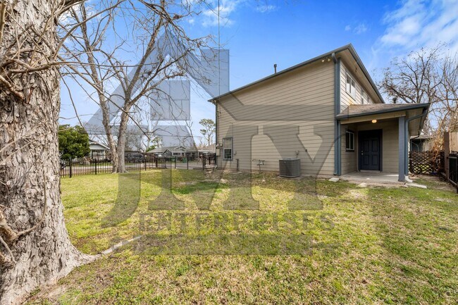 Building Photo - 2526 Aldon St