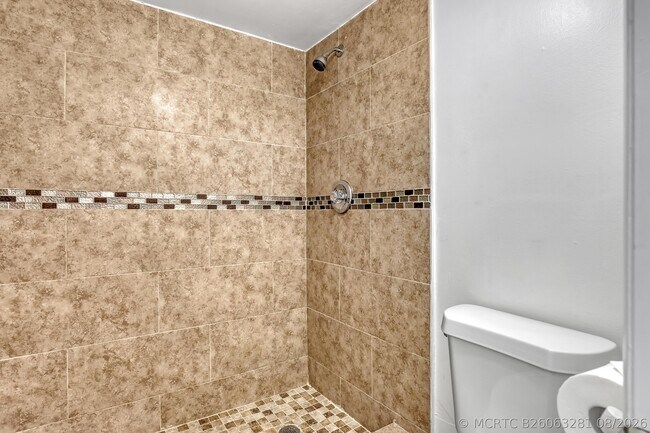 Building Photo - 6335 Red Pine Ln
